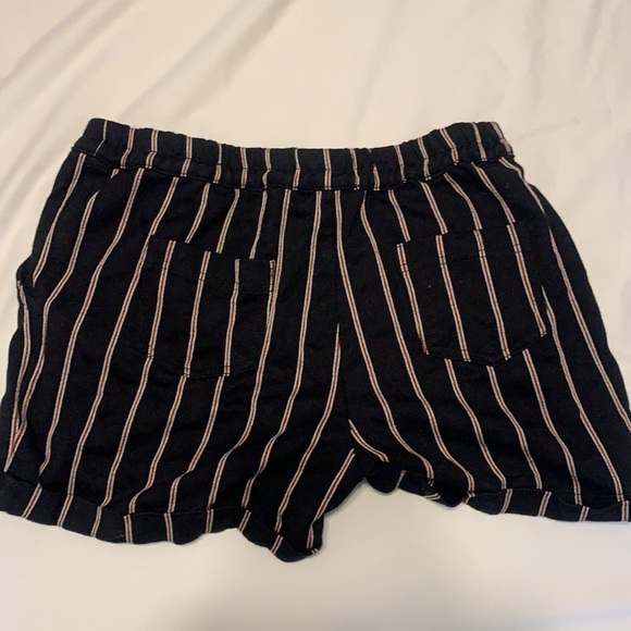 Black casual shorts for girls - Picture 2 of 4